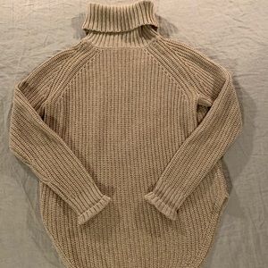 URBAN OUTFITTERS TURTLENECK SWEATER